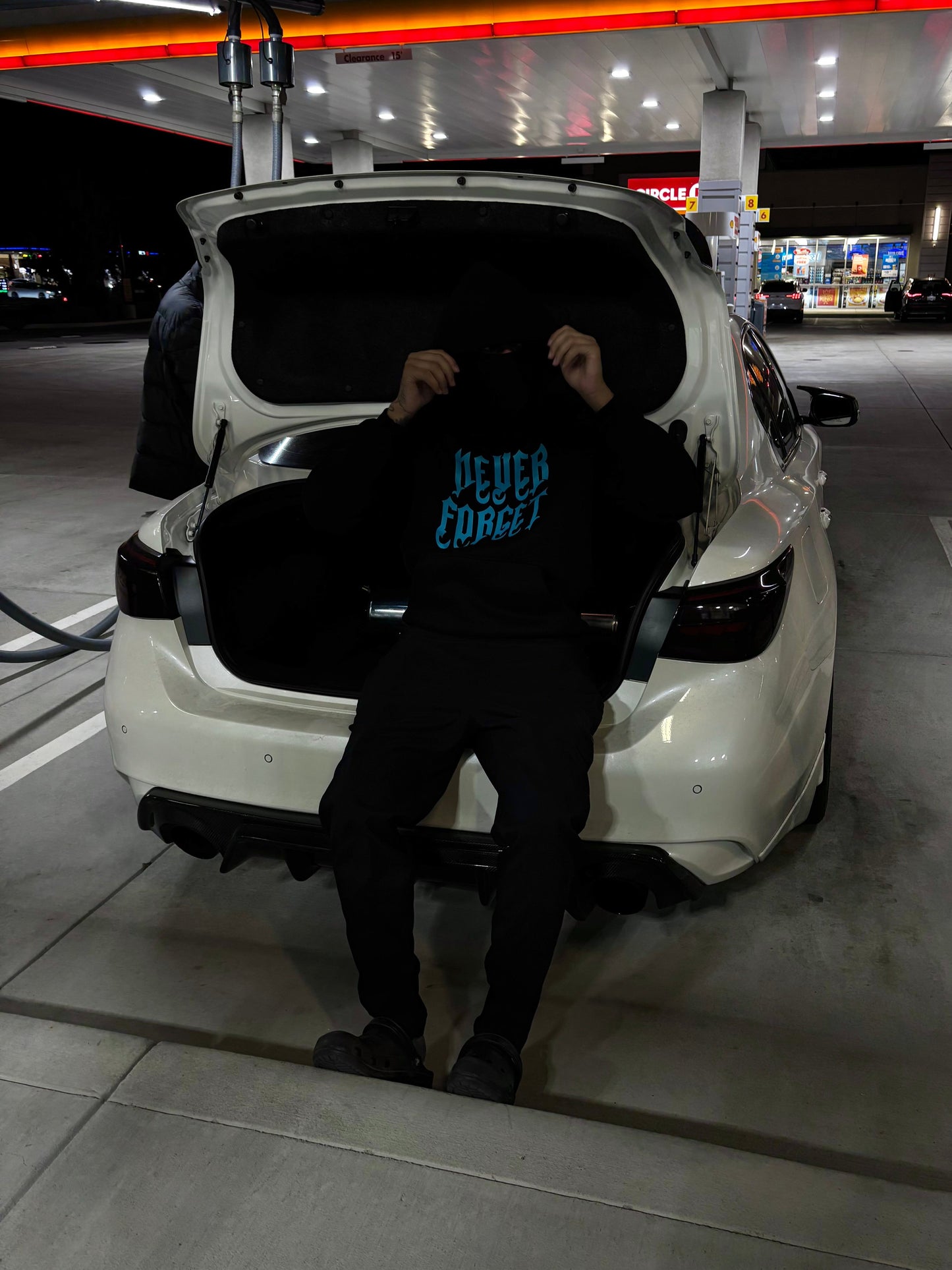 "NEVER FORGET" HOODIE